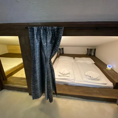 Hotel Lesana 3*
