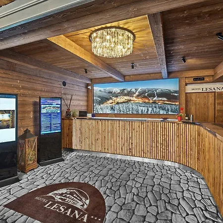 Lesana Hotell Špindlerŭv Mlýn